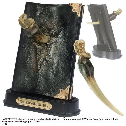 Harry Potter Tom Riddles Tagebuch mit Basiliskenzahn als Skulptur