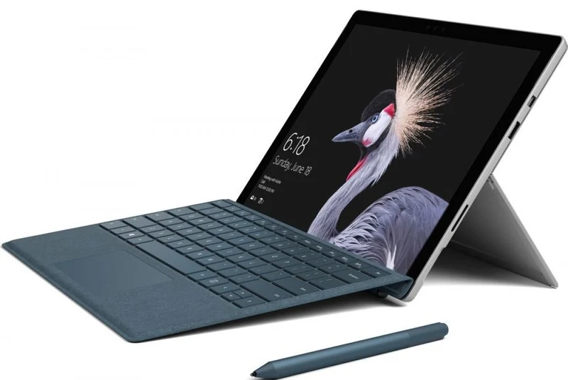Microsoft Surface Pro 4 Tablet 12 Zoll Touch Display Intel Core i5 256GB SSD 8GB Windows 10 Pro Webcam inkl. Type Cover Schwarz
