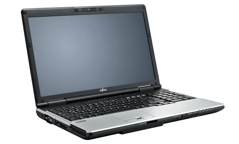 Fujitsu Lifebook E782 15,6 Zoll 1600x900 HD+ Intel Core i5 256GB SSD 8GB Windows 10 Pro DVD Brenner